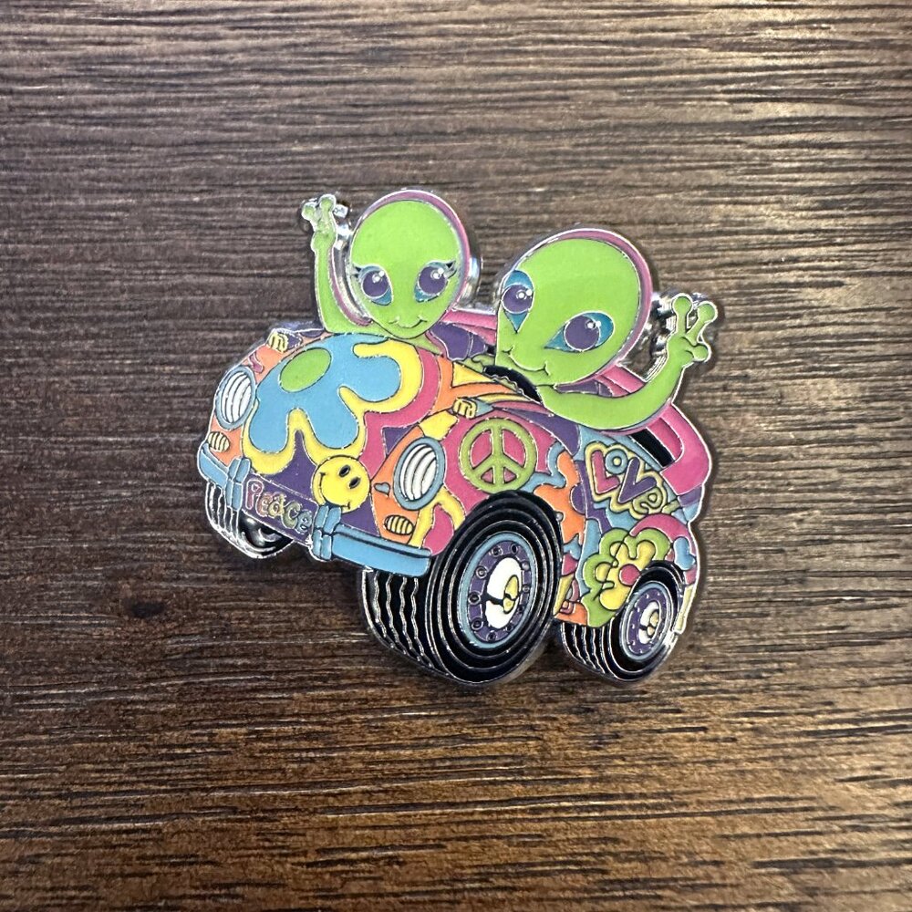 LISA FRANK x LOUNGEFLY Zoomer & Zorbit Aliens Car Enamel Pin Peace Space Love - Picture 2 of 4